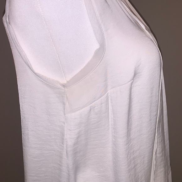 🎉HOST PICK🎉 Vera Wang sleeveless blouse - Picture 4 of 8